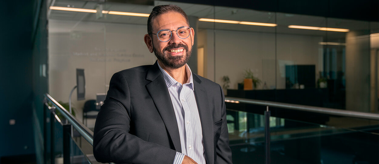 Portrait of faculty registrar Gustavo Luna