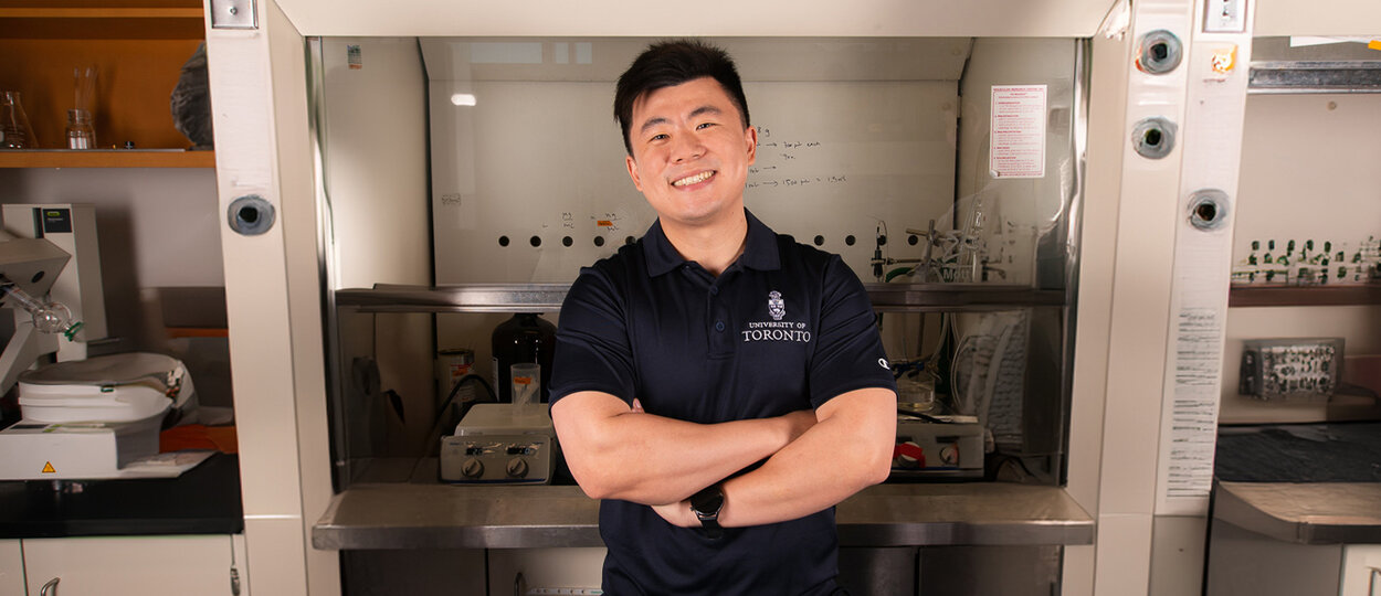 Assistant Professor Bowen Li in his lab