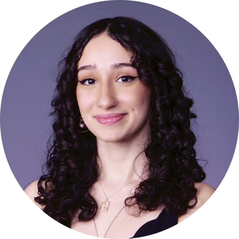 Yas Zareyan, 2T5 PharmD graduate