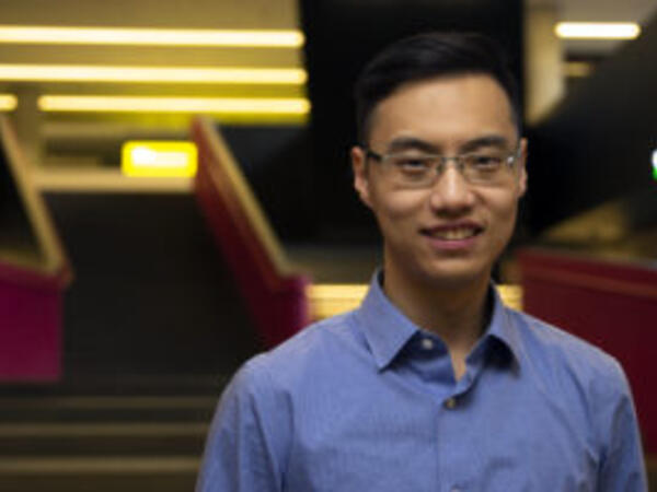 Scott Wei Zhe Shi is the first graduate from the combined PharmD MBA program at the University of Toronto.