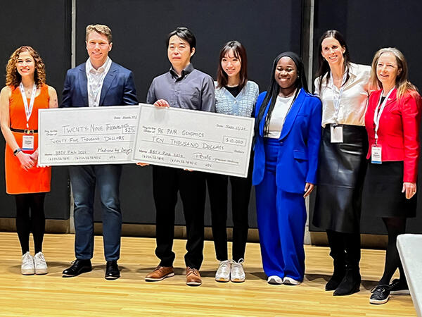 Re:Pair Genomics Team receiving second place in the Building a Biotech Venture pitch competition